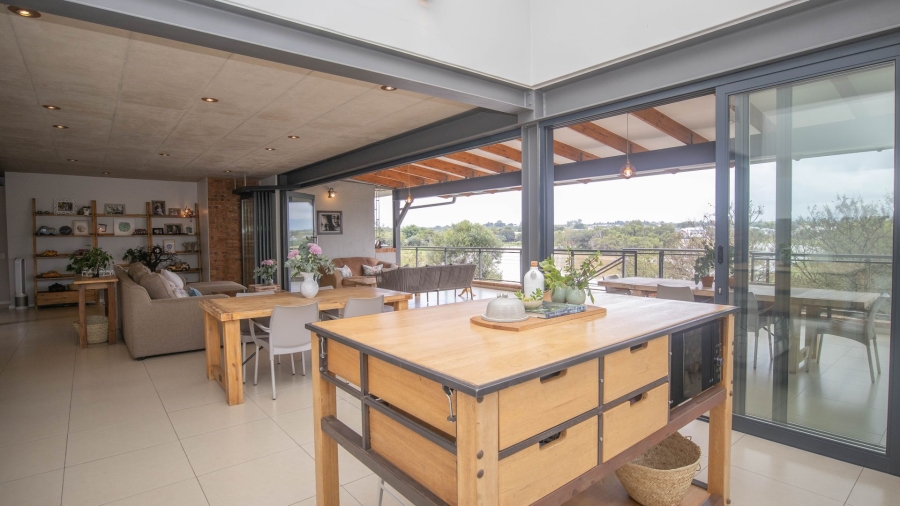 5 Bedroom Property for Sale in The Coves North West